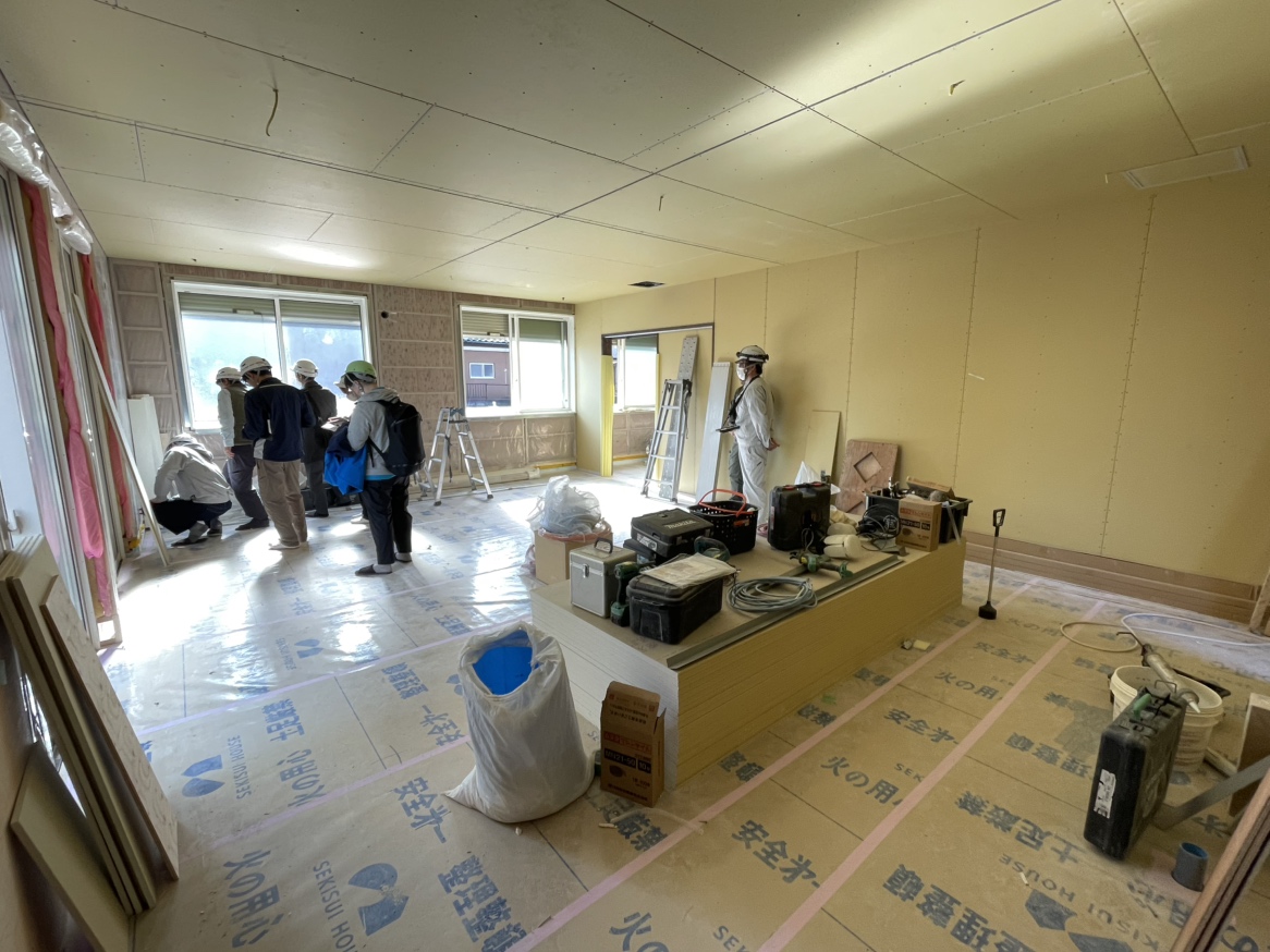 内装工事も壁が出来つつあり順調に進んでおります