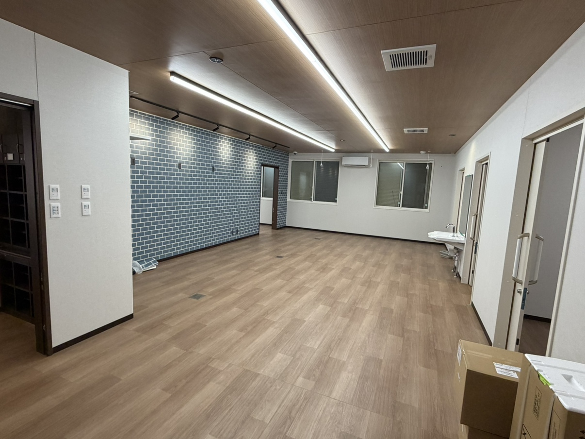 内装工事もほぼ完成間近